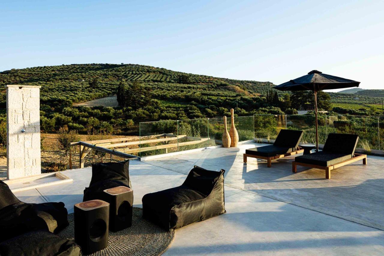 Villa Mantilari Wine Estate 7 Apartments 2 Private Pools 1 Heated Tennis Court Fitness Center Archanes Exterior foto