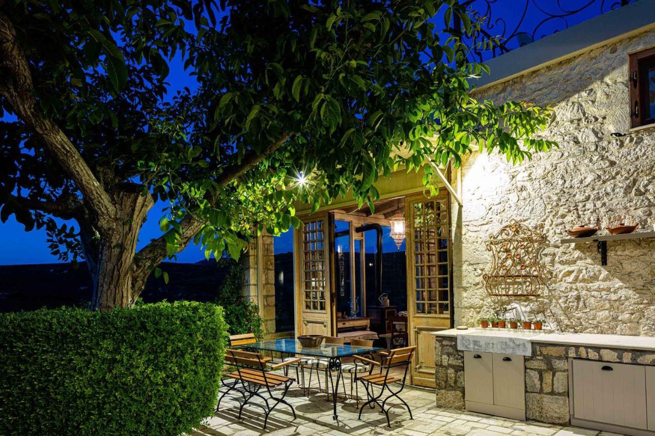 Villa Mantilari Wine Estate 7 Apartments 2 Private Pools 1 Heated Tennis Court Fitness Center Archanes Exterior foto