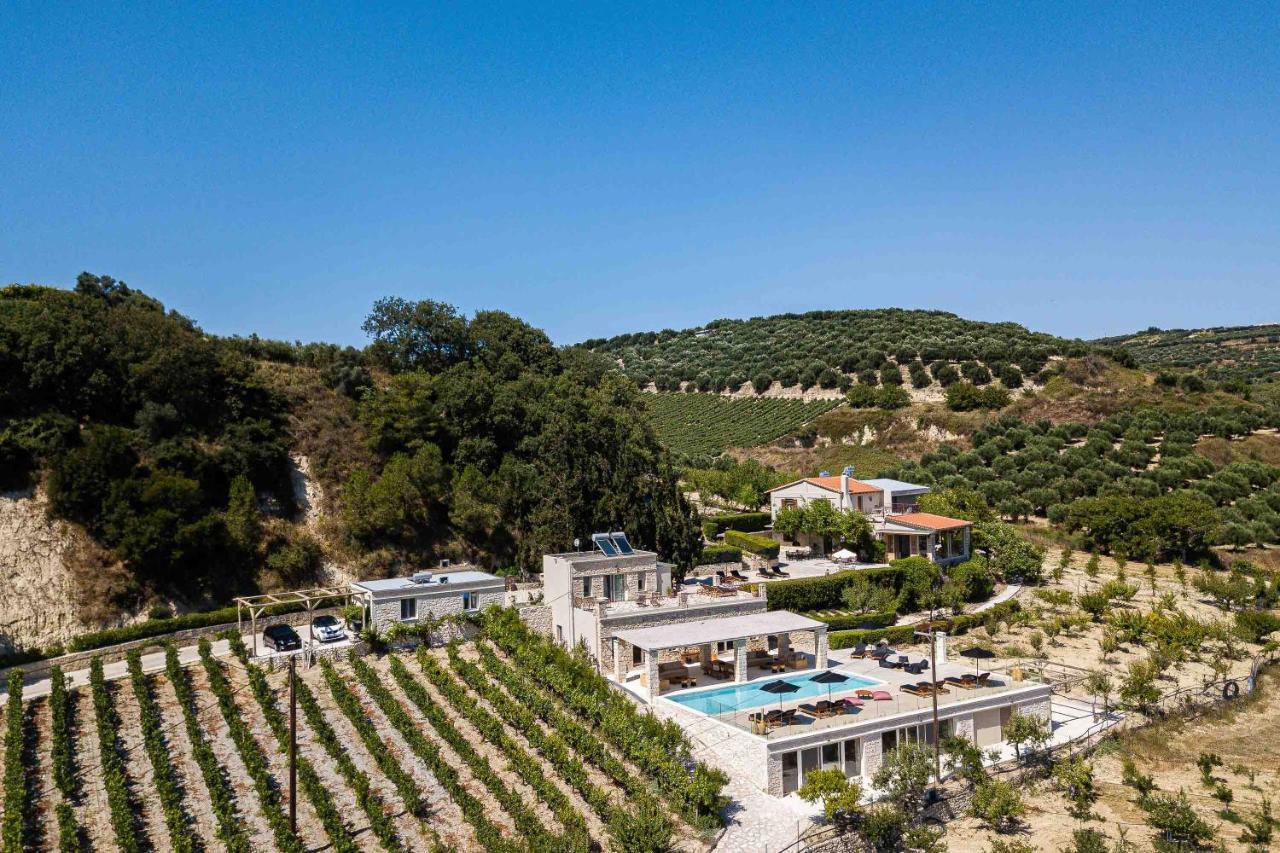 Villa Mantilari Wine Estate 7 Apartments 2 Private Pools 1 Heated Tennis Court Fitness Center Archanes Exterior foto