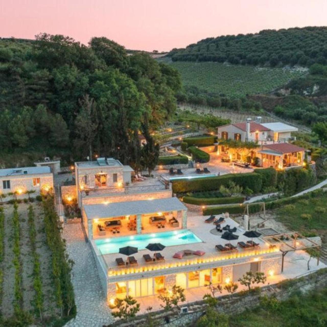 Villa Mantilari Wine Estate 7 Apartments 2 Private Pools 1 Heated Tennis Court Fitness Center Archanes Exterior foto